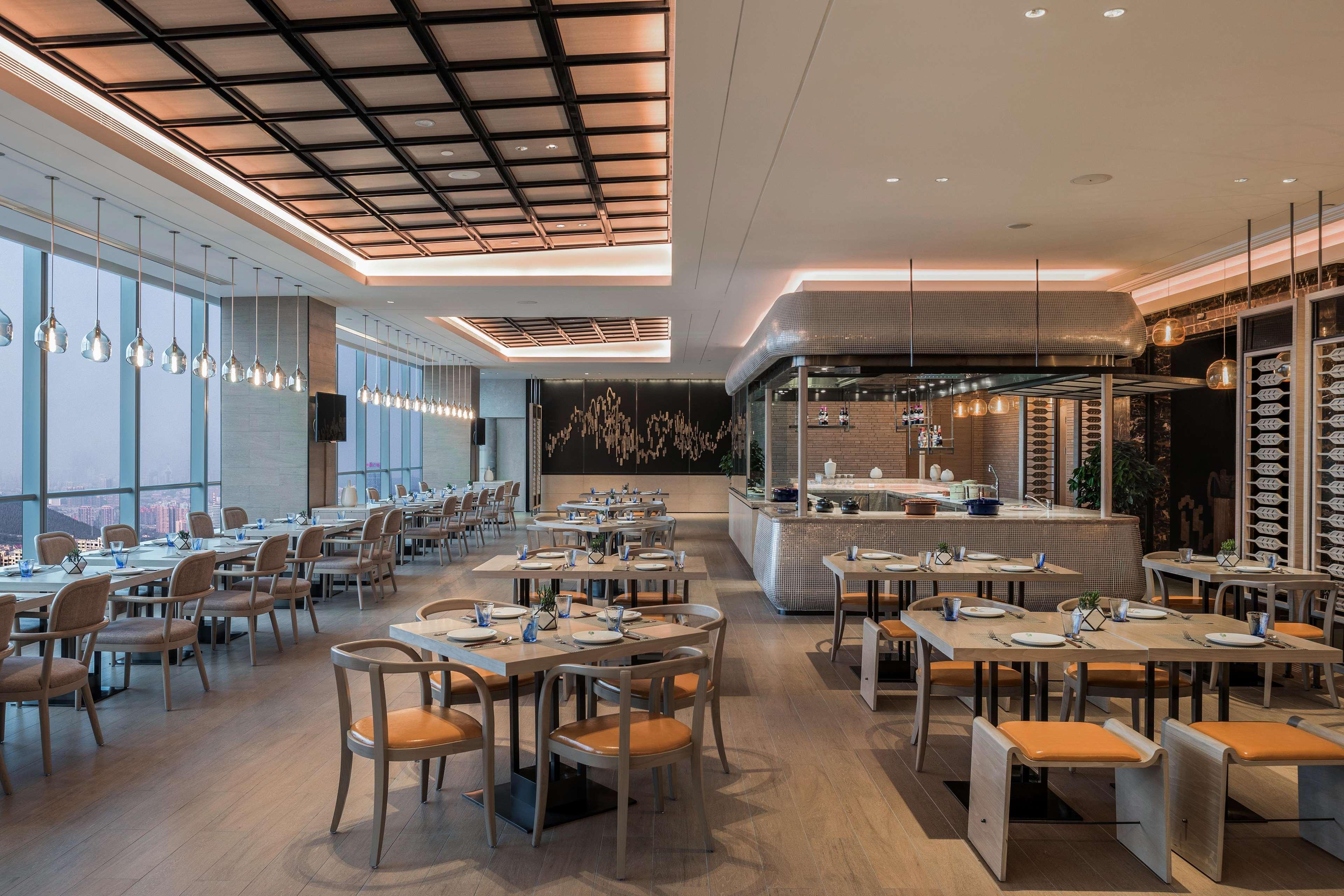 Hilton Jinan South Hotel & Residences Exterior foto